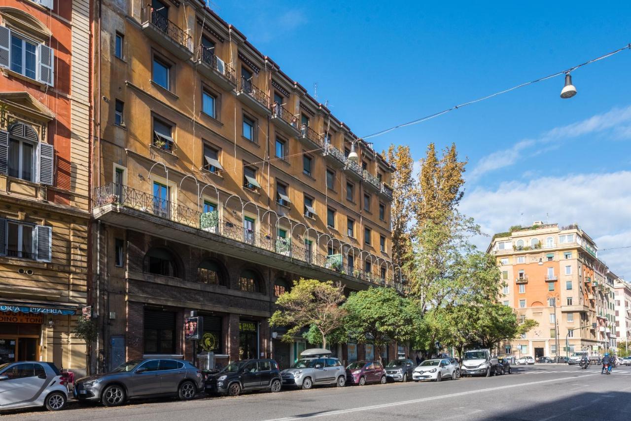 Vatican Home With Balcony Рим Екстер'єр фото